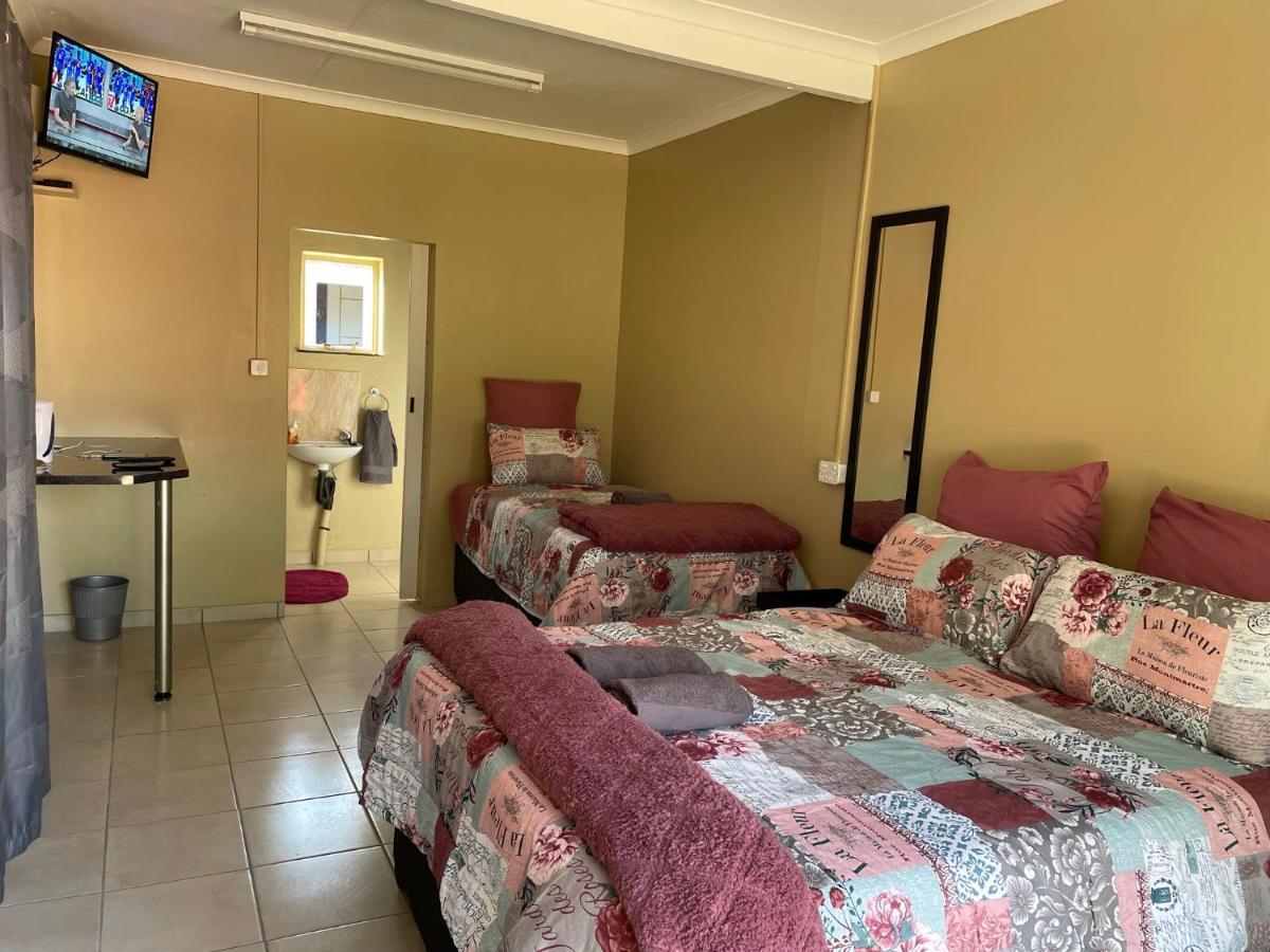 4 On Sirius Hotel Polokwane Ngoại thất bức ảnh