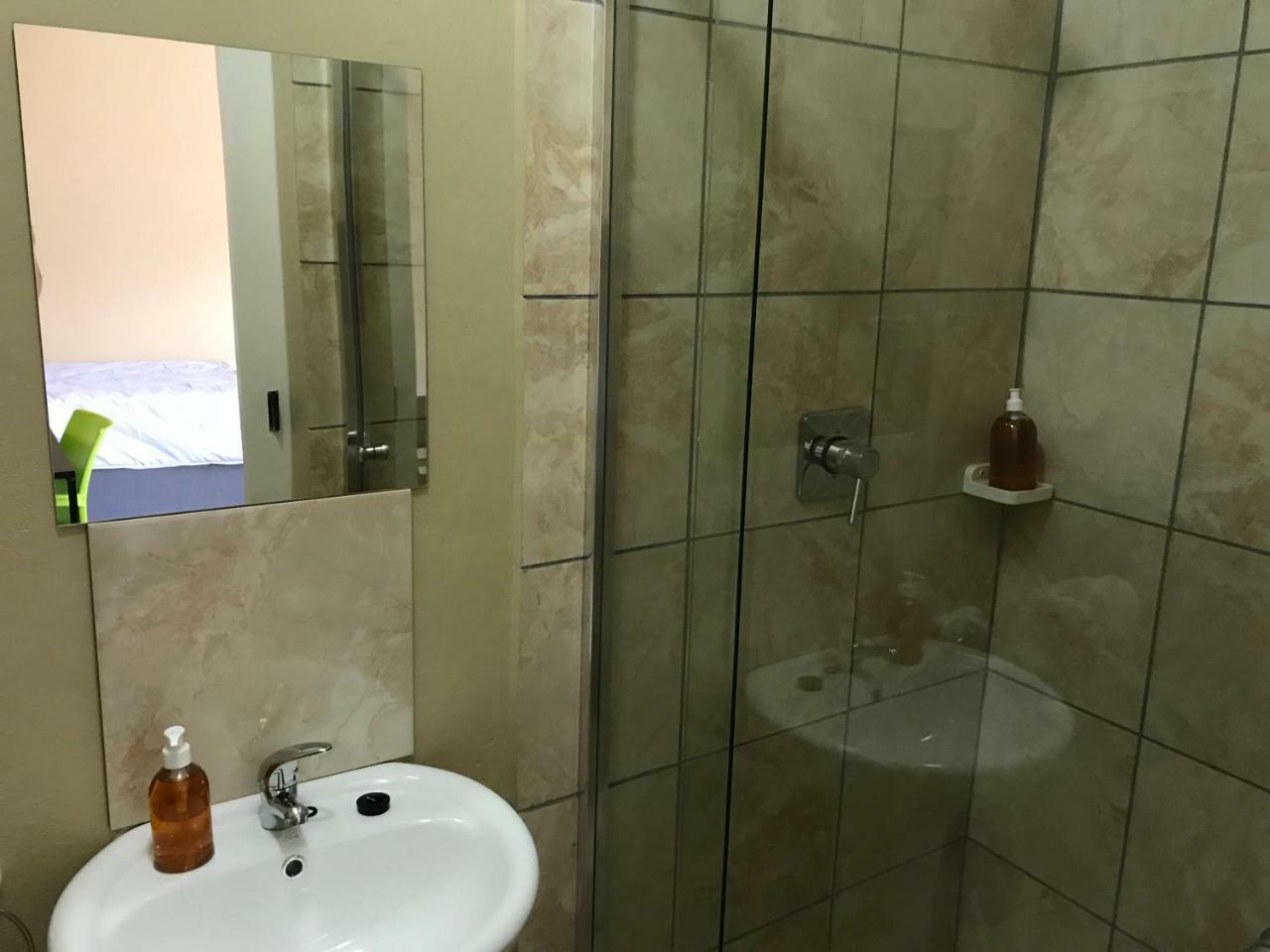 4 On Sirius Hotel Polokwane Ngoại thất bức ảnh