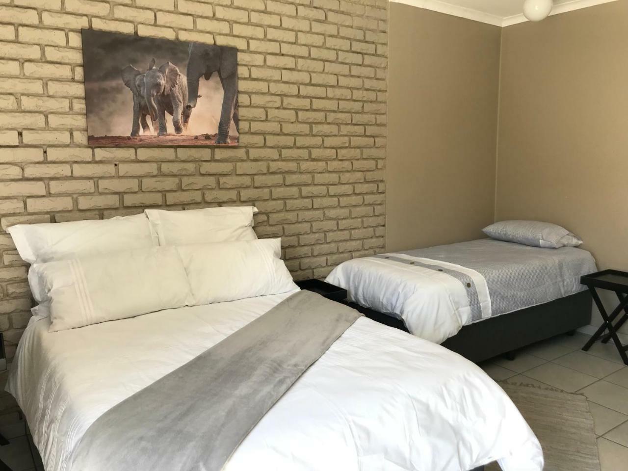 4 On Sirius Hotel Polokwane Ngoại thất bức ảnh