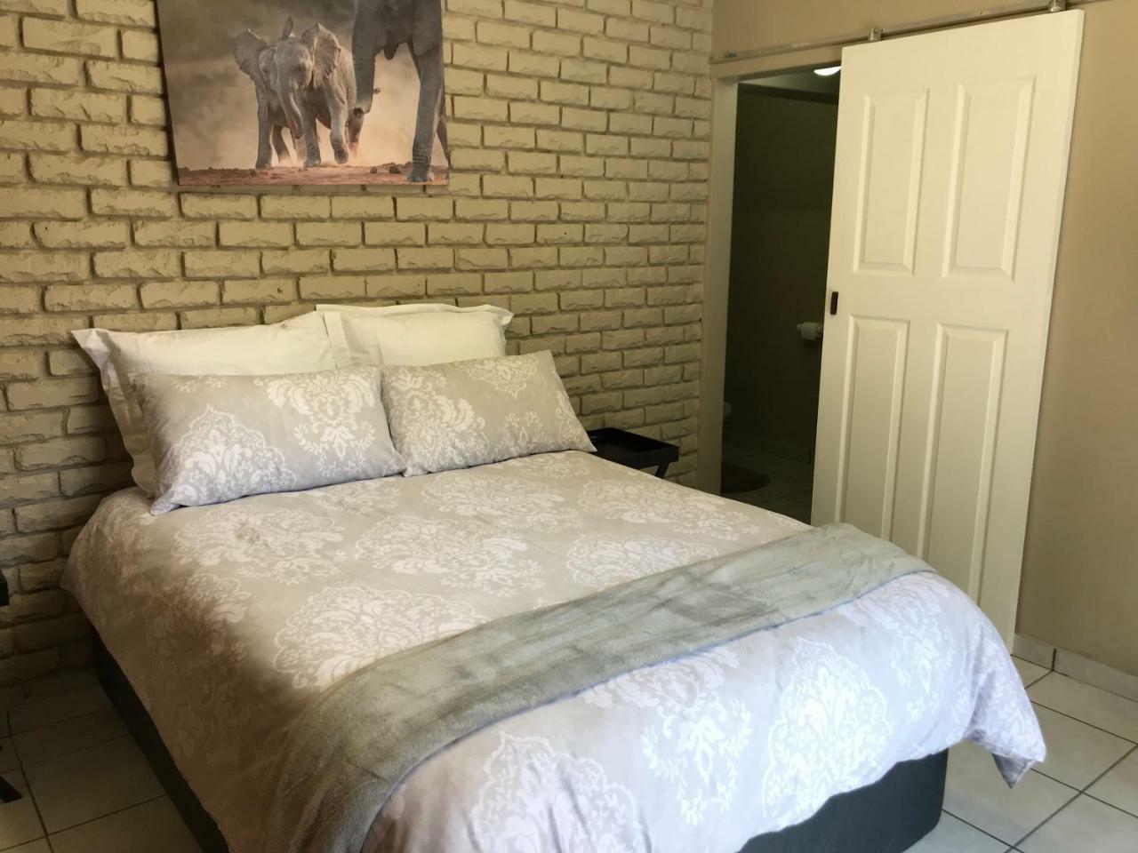 4 On Sirius Hotel Polokwane Ngoại thất bức ảnh